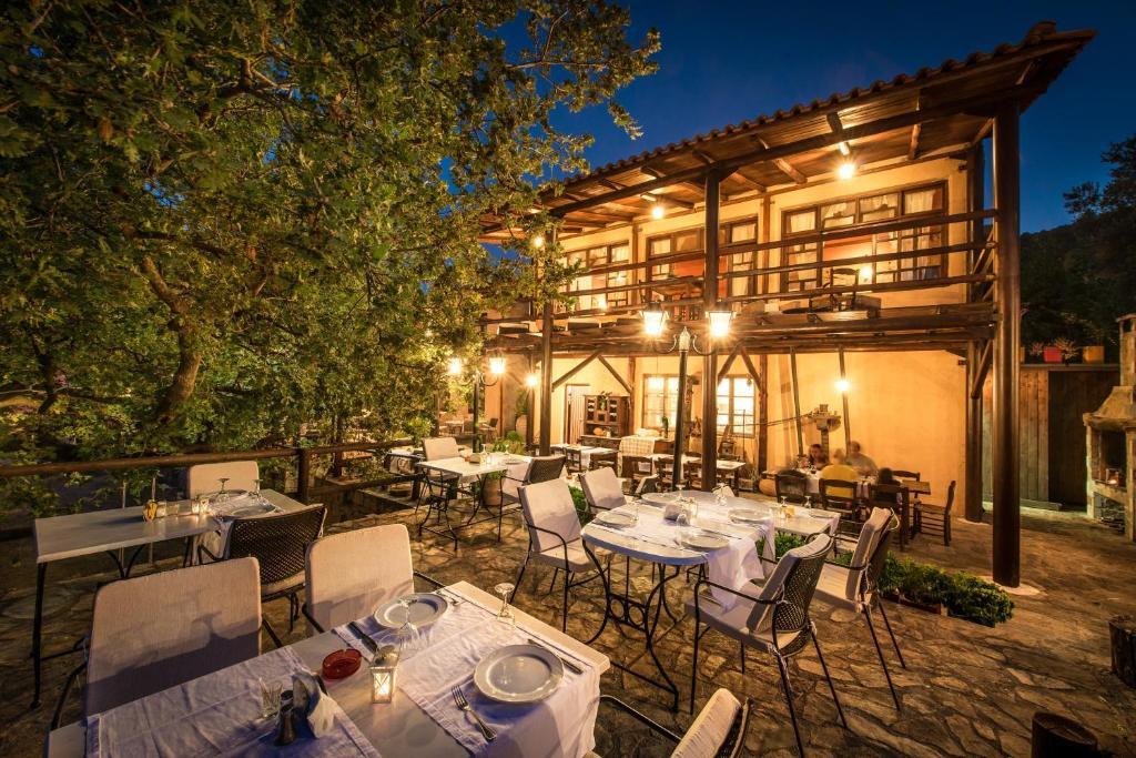 Enagron Ecotourism Village Axós Екстериор снимка