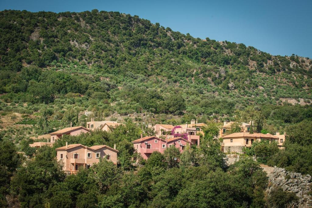Enagron Ecotourism Village Axós Екстериор снимка